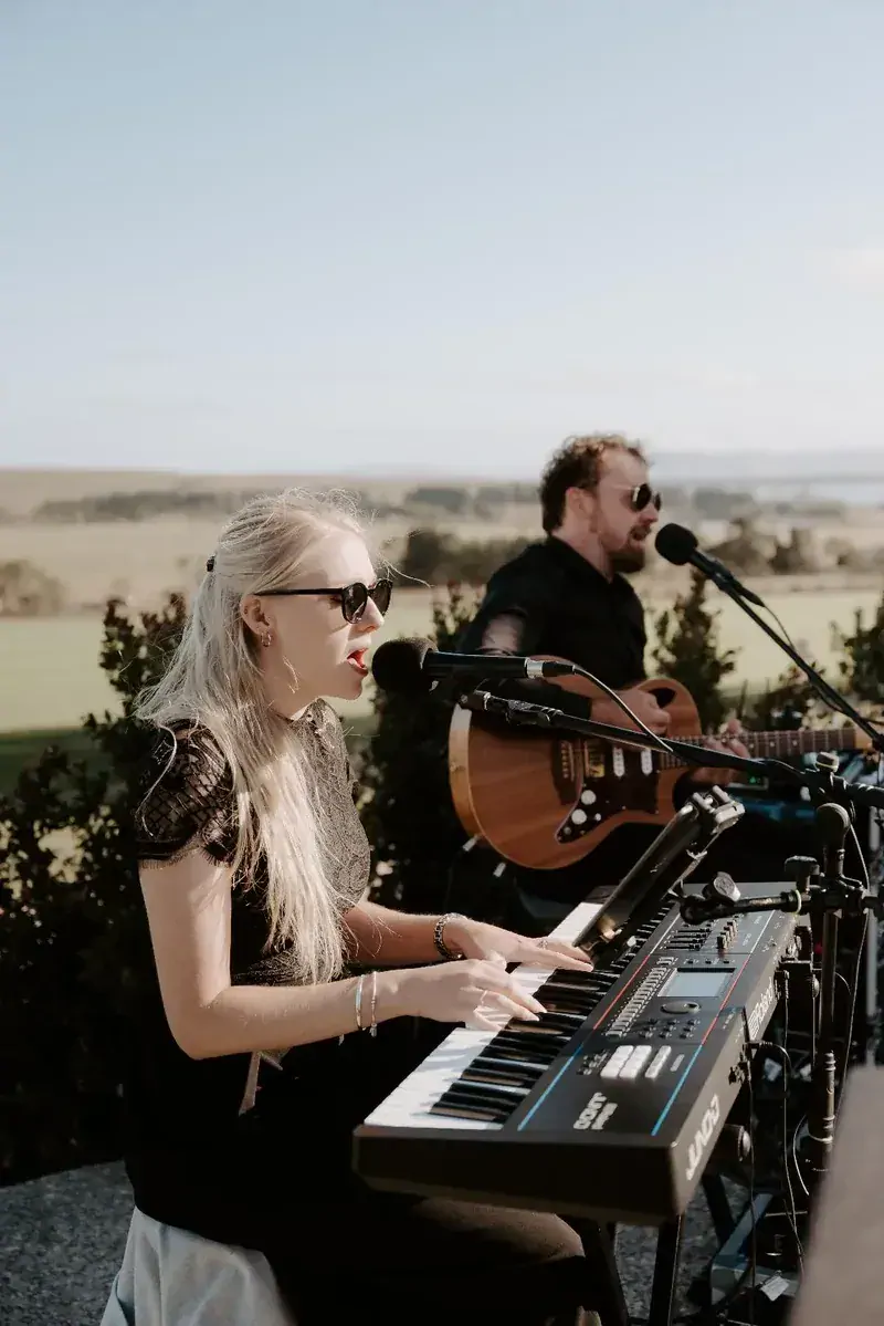 Tasmania Wedding Entertainment | Music & DJ | Tom Booth Music